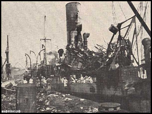 Разрушения после взрыва. Корабли в порту