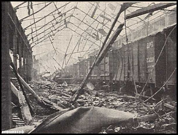 Разрушения после взрыва. Железная дорога