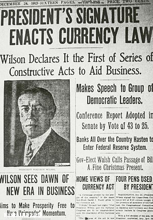 Вудро Вилсон подписывает закон о ФРС – публикация в газете