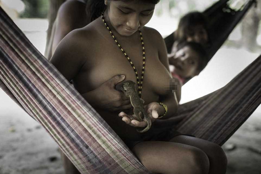 Удивительные фотографии исчезающего племени Ава