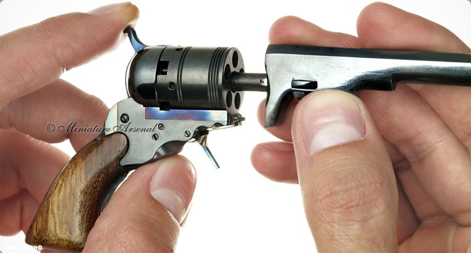 Miniature-arsenal-920-25