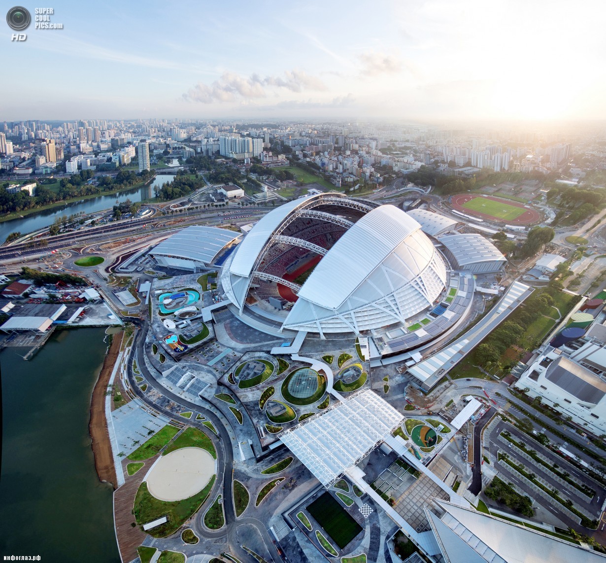 Сингапур. Спортивный комплекс Singapore Sports Hub, спроектированный DP Architects. (DP Architects)