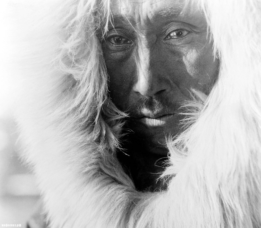 Индеец из племени на северо-западе Аляски