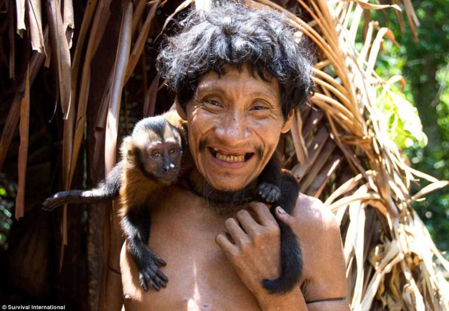 Удивительные фотографии исчезающего племени Ава