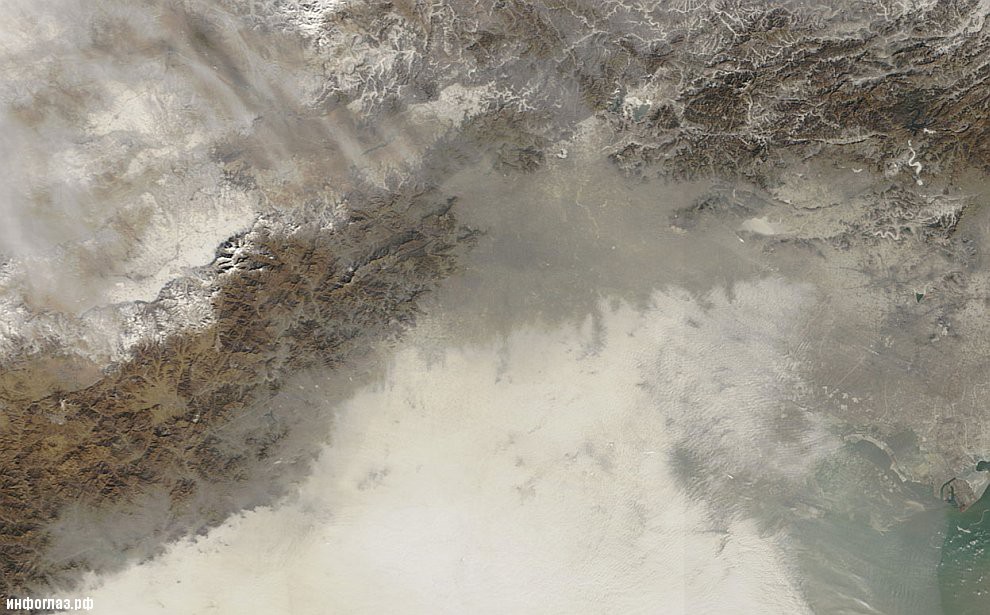 Фотография со спутника. Пекин находится вверху в центре