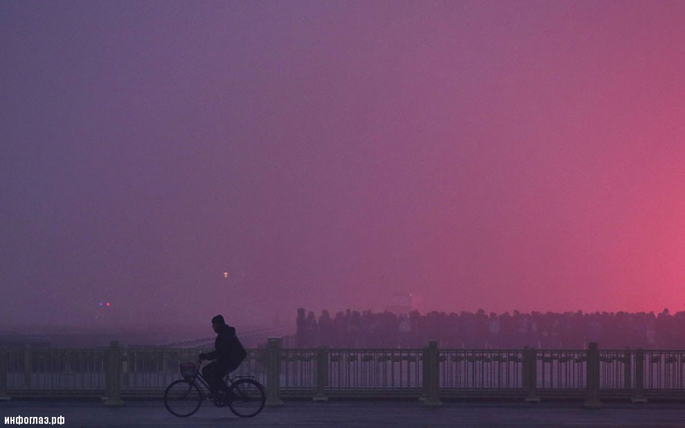 Ядовитый смог на самой большой площади в мире – площади Тяньаньмэнь в Пекине