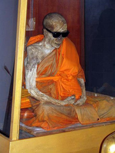Shindon-monk-self-mummification