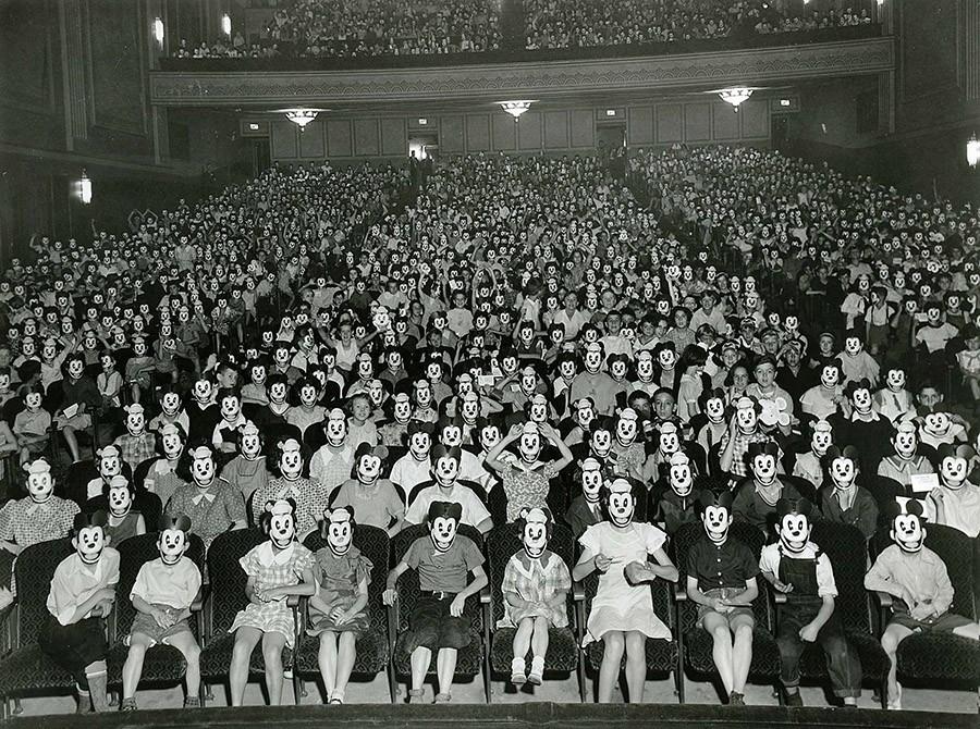 Встреча фан-клуба Микки Мауса. 1930-е годы.