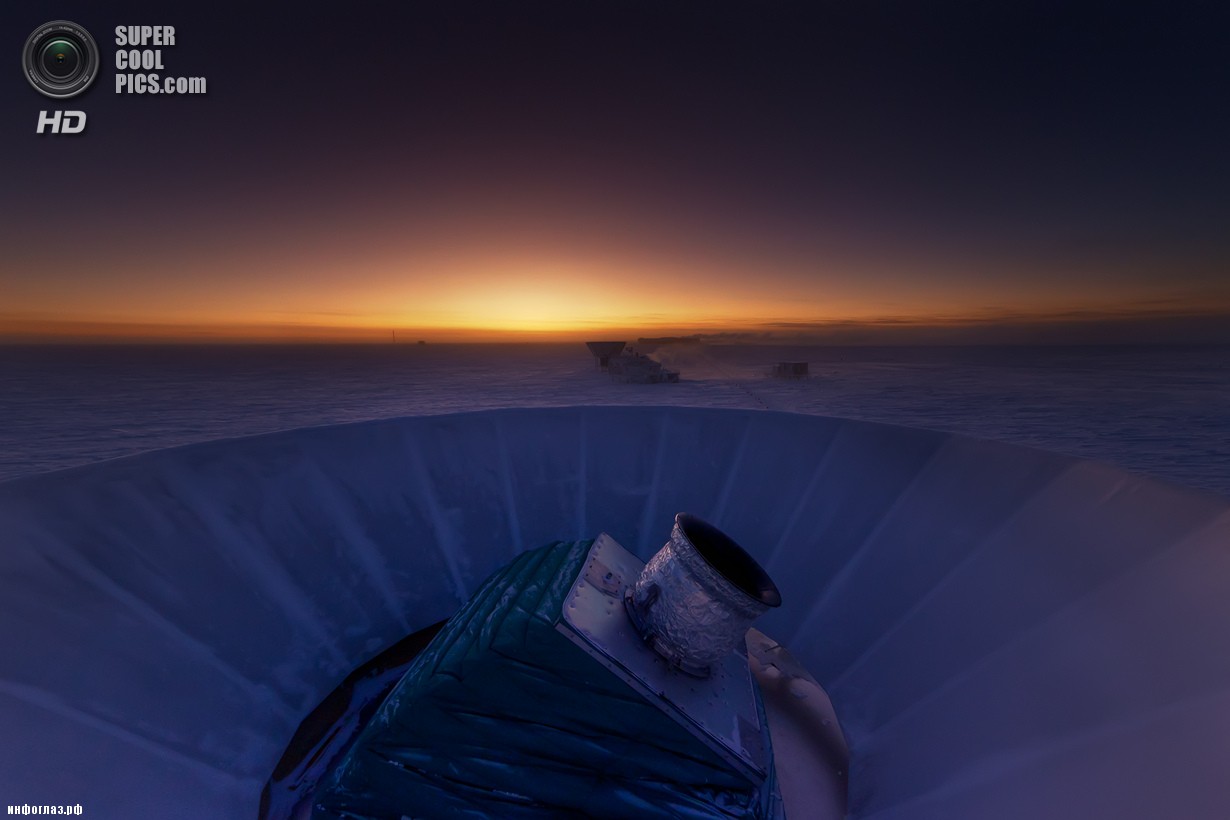 Чаша телескопа BICEP2 на фоне антарктической станции Амундсен — Скотт, до которой всего 1 км. (NASA/JPL-Caltech)
