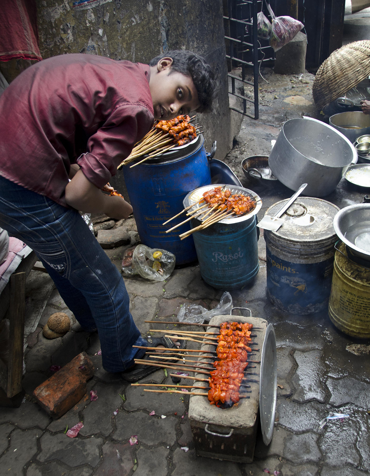 Индия. Калькутта, Западная Бенгалия. Повседневная жизнь. (Kebabs)
