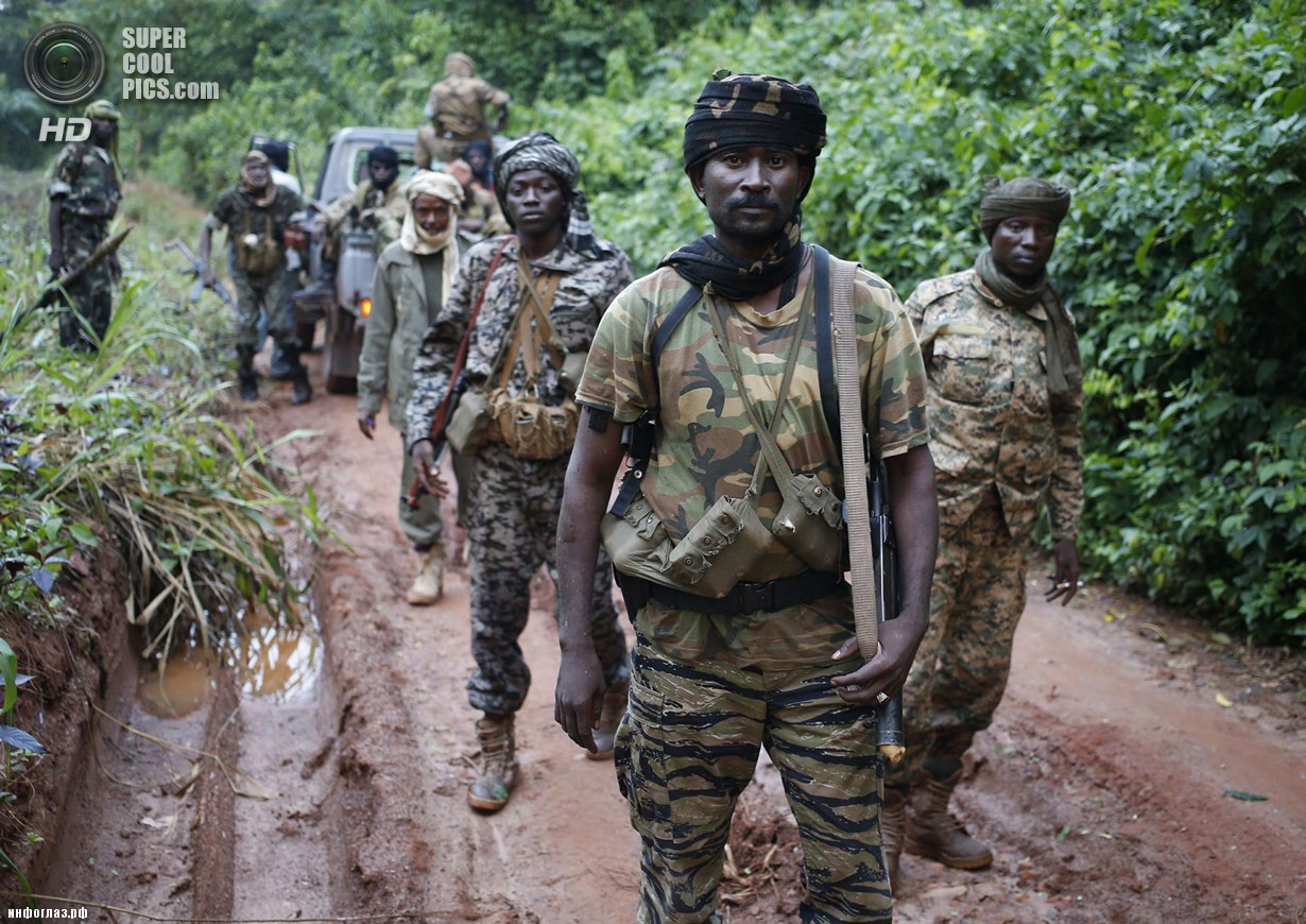Члены повстанческой группировки Центральноафриканской республики «Селека». (REUTERS/Goran Tomasevic)