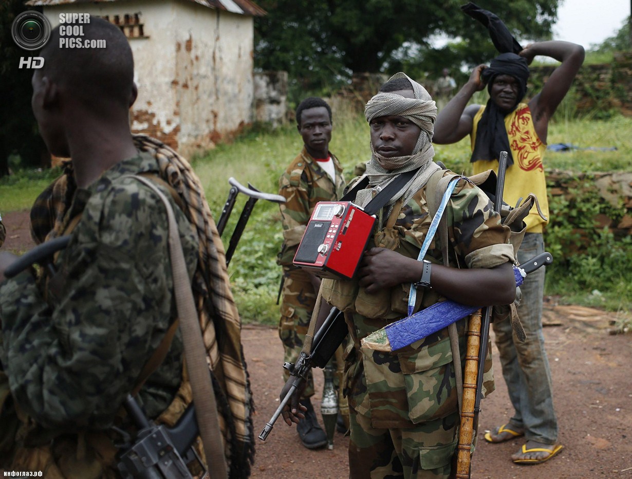 Члены повстанческой группировки Центральноафриканской республики «Селека». (REUTERS/Goran Tomasevic)